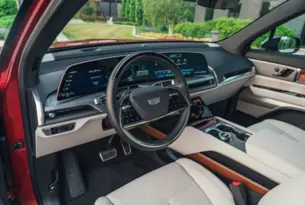 2027 Cadillac Vistiq Interior